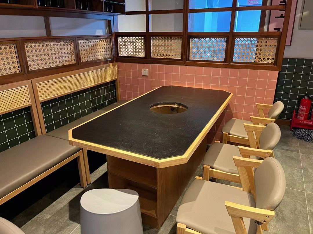 韓（hán）式烤肉（ròu）店桌椅