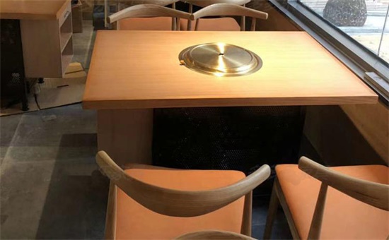 炭火烤肉店桌子廠家哪家靠譜,用（yòng）什麽排煙方式好?開（kāi）烤（kǎo）肉店得明白