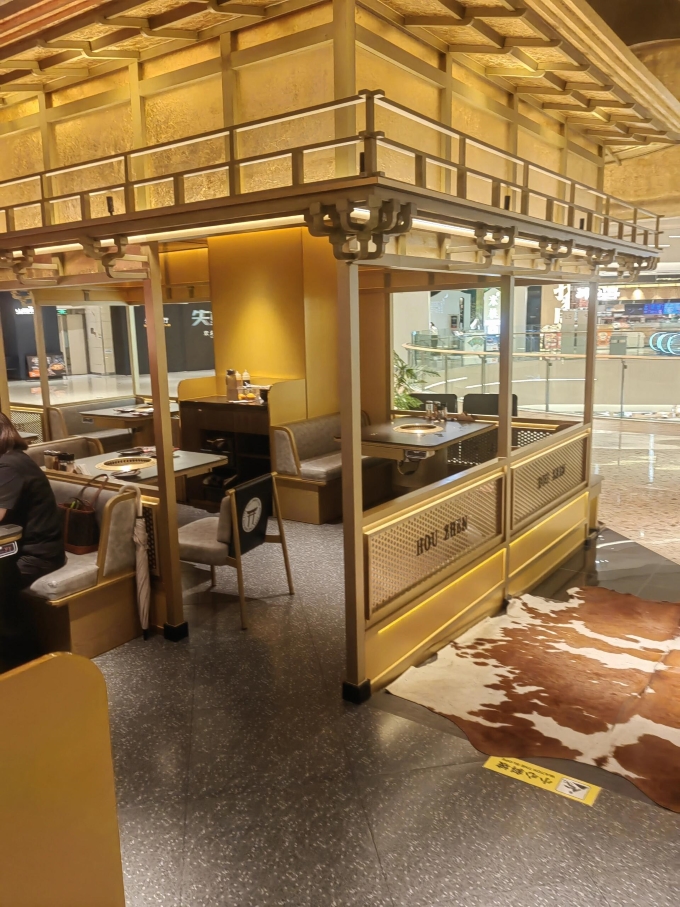 日式烤(kǎo)肉店(diàn)下排煙電烤烤肉桌