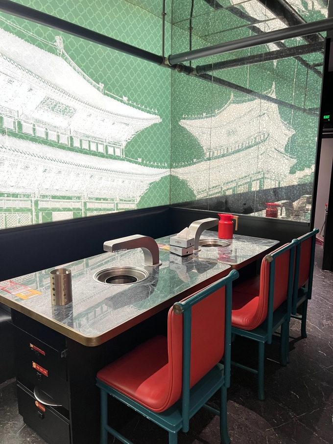 韓式烤肉店下排煙炭火（huǒ）烤（kǎo）肉桌