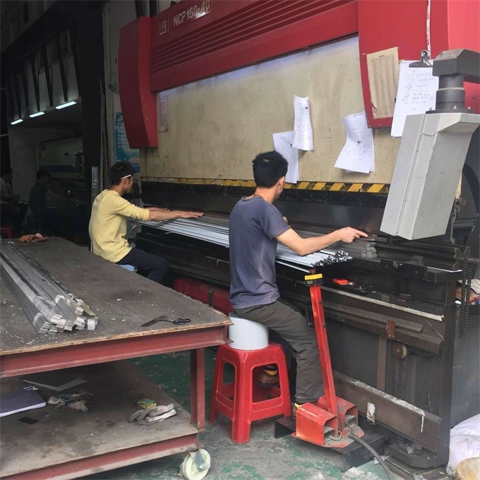 不鏽鋼折彎一組工序