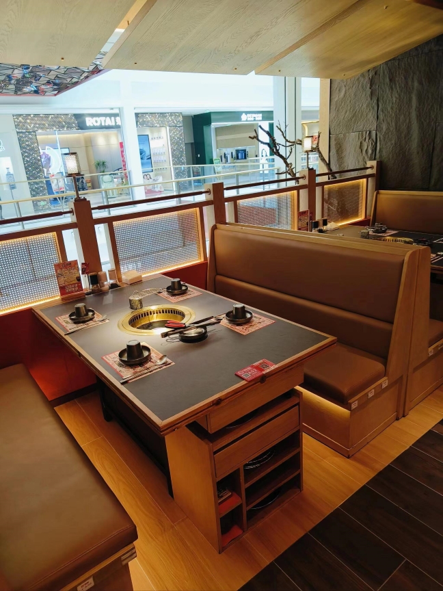 韓（hán）式炭火烤（kǎo）肉桌