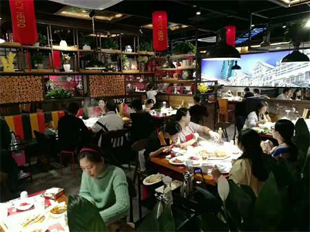 火（huǒ）鍋餐廳爆滿