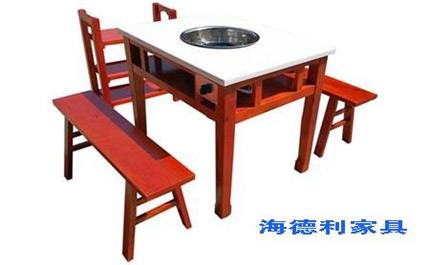 火（huǒ）鍋（guō）餐桌