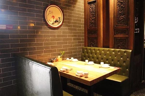 尕仔尕羊西北燒烤店（diàn）桌椅