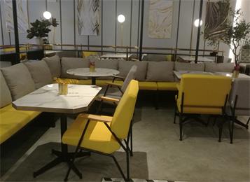 深圳莫裏莫莉餐廳桌椅