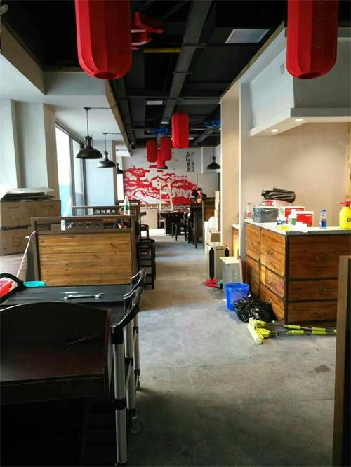 贛州店麻(má)辣英雄火鍋桌