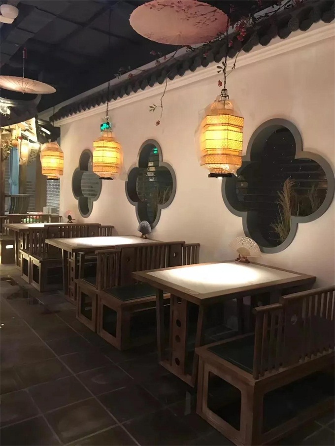芙蓉樓中（zhōng）餐廳仿（fǎng）古實木桌椅