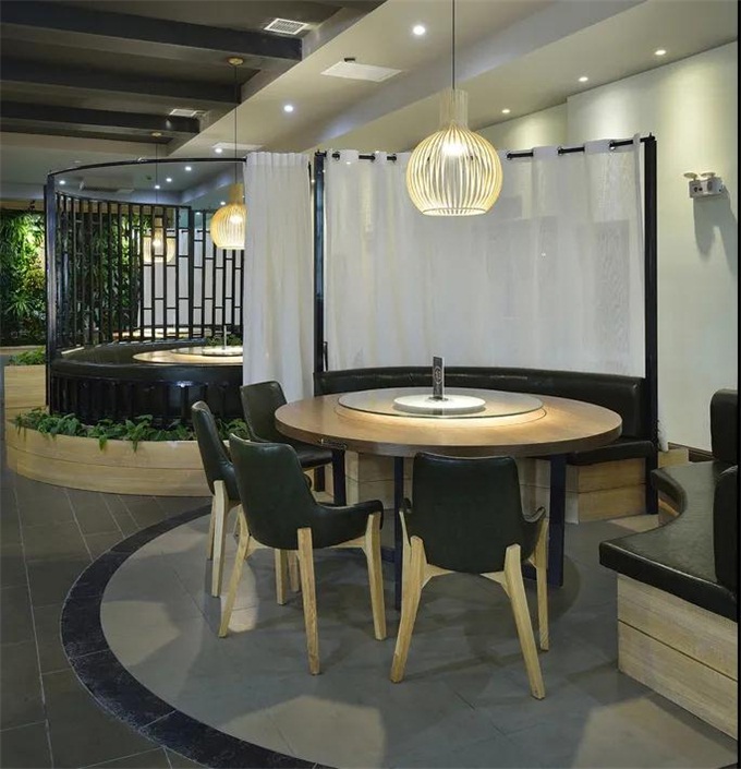拾月中餐廳新中式實（shí）木圓形餐桌（zhuō）