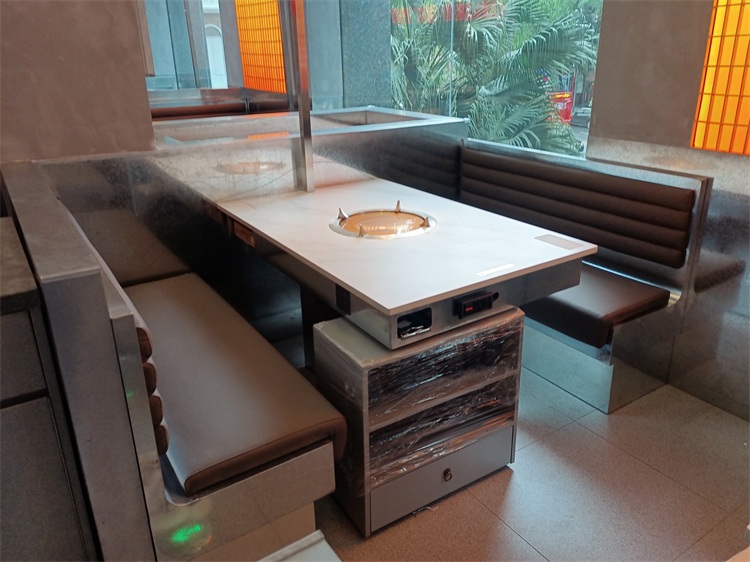 湊湊火鍋（guō）店實木（mù）三層帶抽屜菜（cài）架