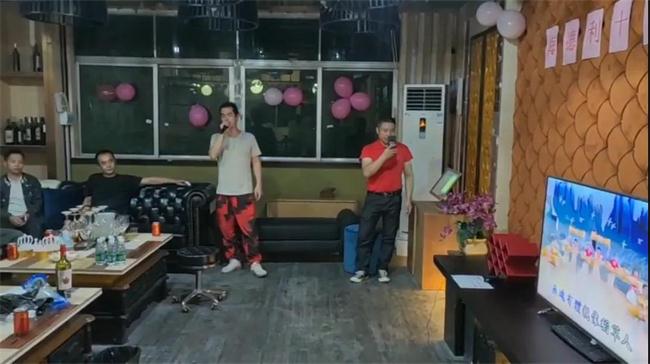 沙發部翁經理唱《愛拚才會贏（yíng）》
