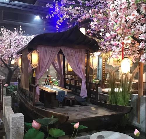 芙（fú）蓉樓餐廳桌椅